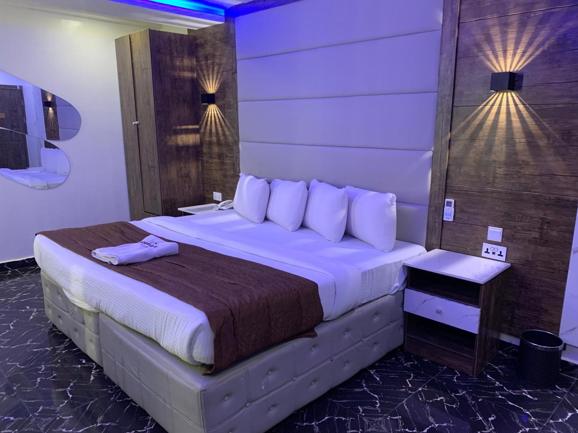 Presken Kuramo Waters Hotel Lagos Exterior photo