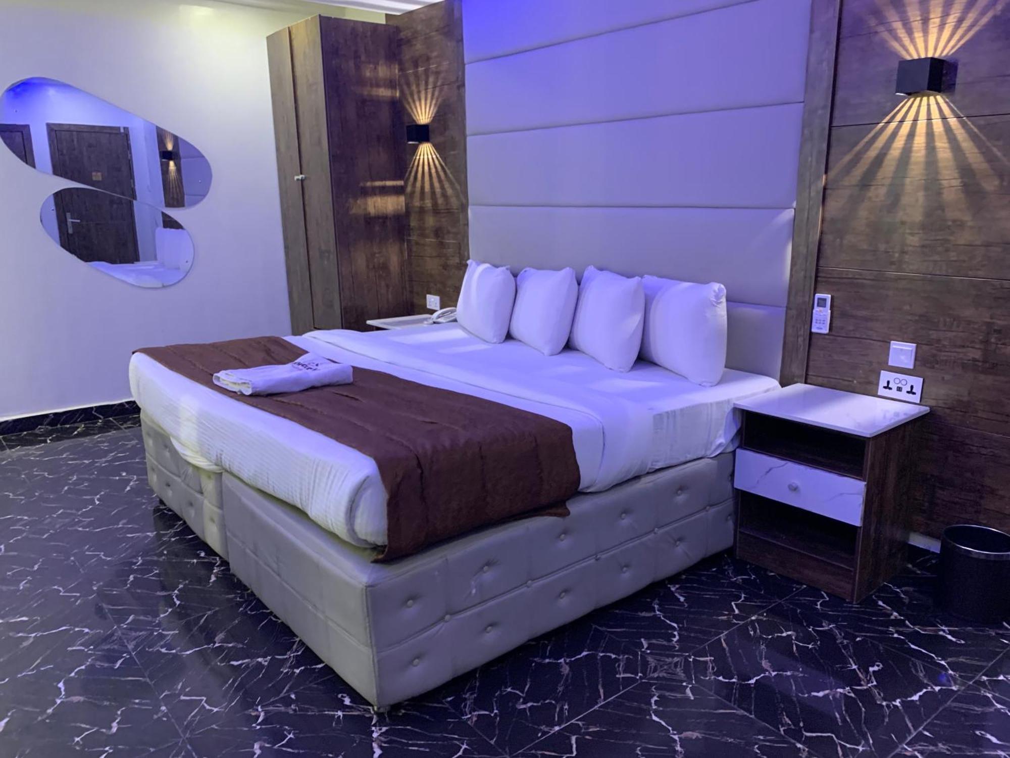 Presken Kuramo Waters Hotel Lagos Exterior photo